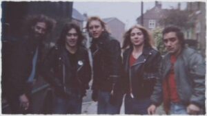 Foto 5 2 Da Sinistra Io Harry Doug Dave e Vic 300x169 Loopyworld, the Iron Maiden Years (Edición inglesa)